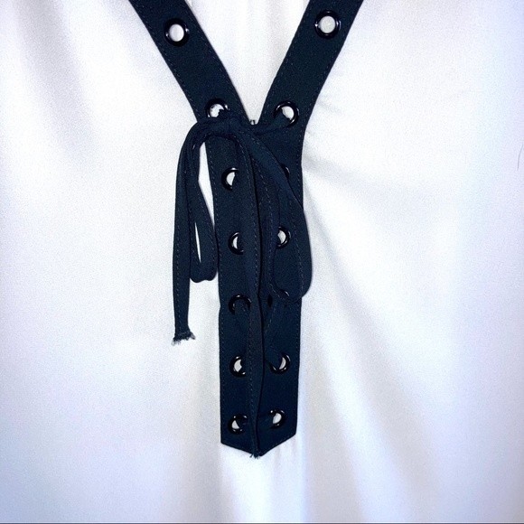 Torrid White w Black Trim Lace Up Neck Chiffon Sleeveless Tank Size 3 - Picture 6 of 8